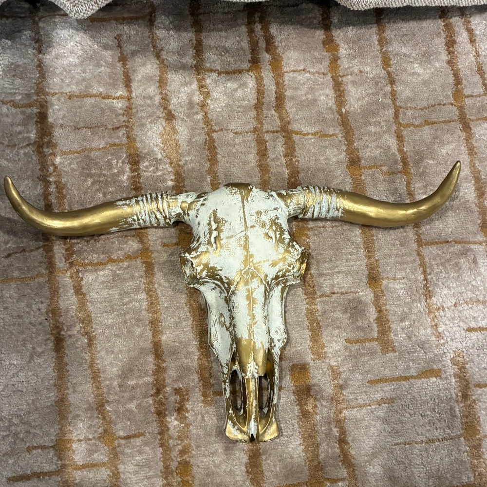 Faux distressed animal head skull